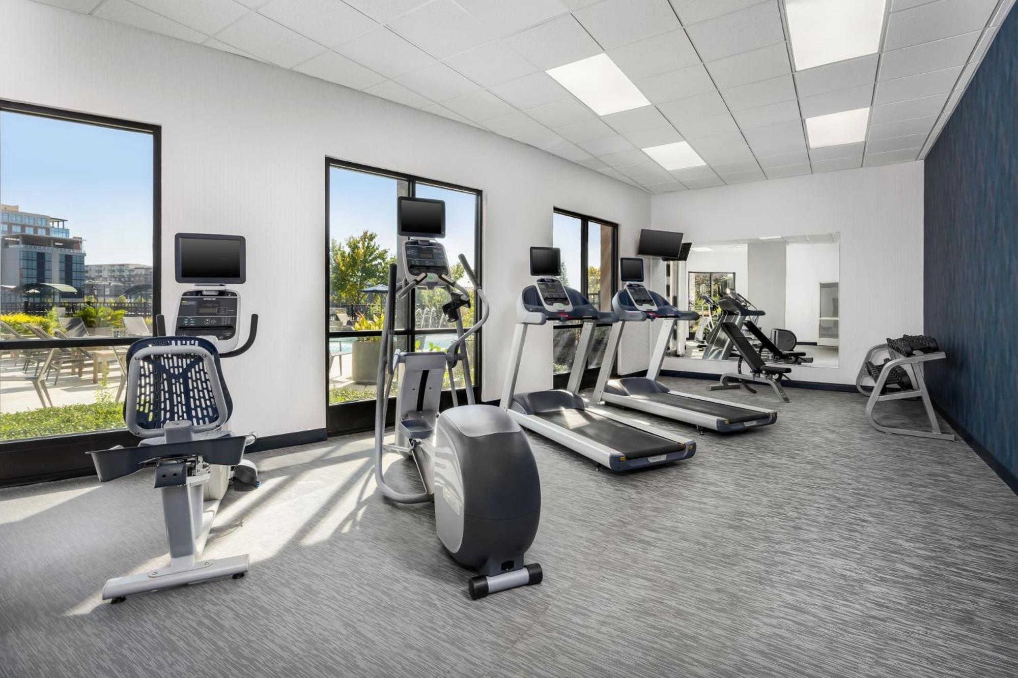 Courtyard By Marriott Columbus ฟีนิกซ์ ซิตี้ ภายนอก รูปภาพ