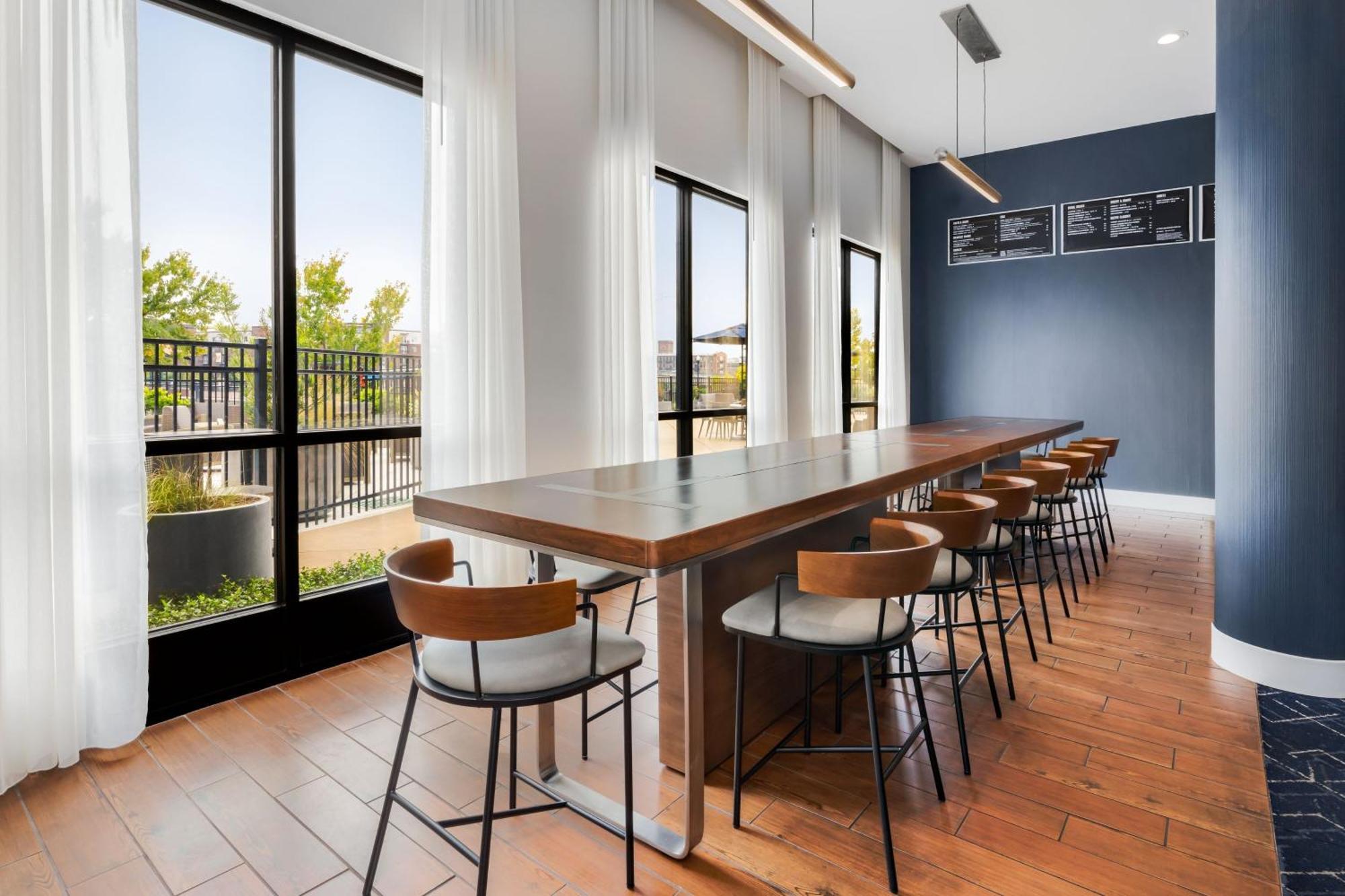 Courtyard By Marriott Columbus ฟีนิกซ์ ซิตี้ ภายนอก รูปภาพ