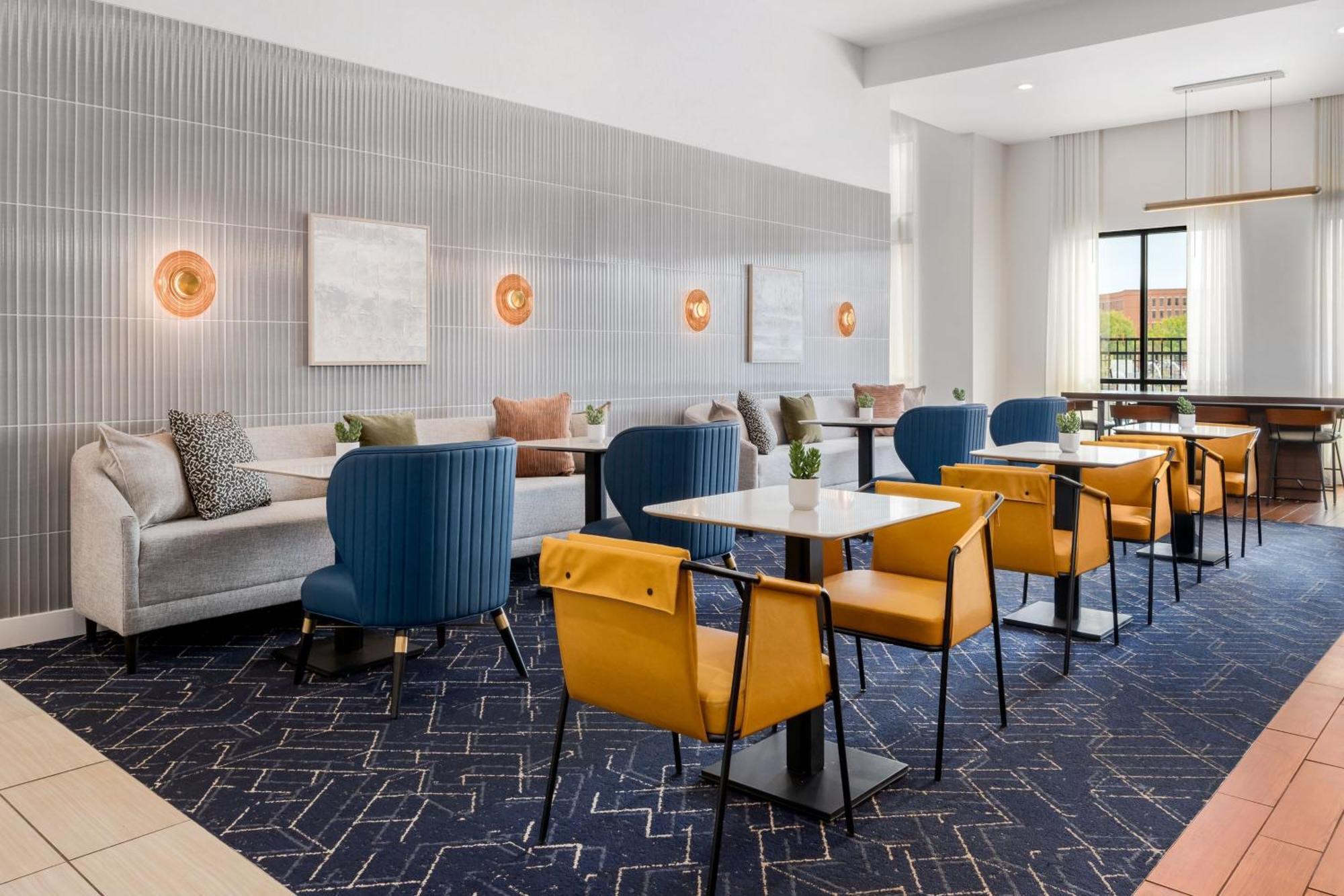 Courtyard By Marriott Columbus ฟีนิกซ์ ซิตี้ ภายนอก รูปภาพ