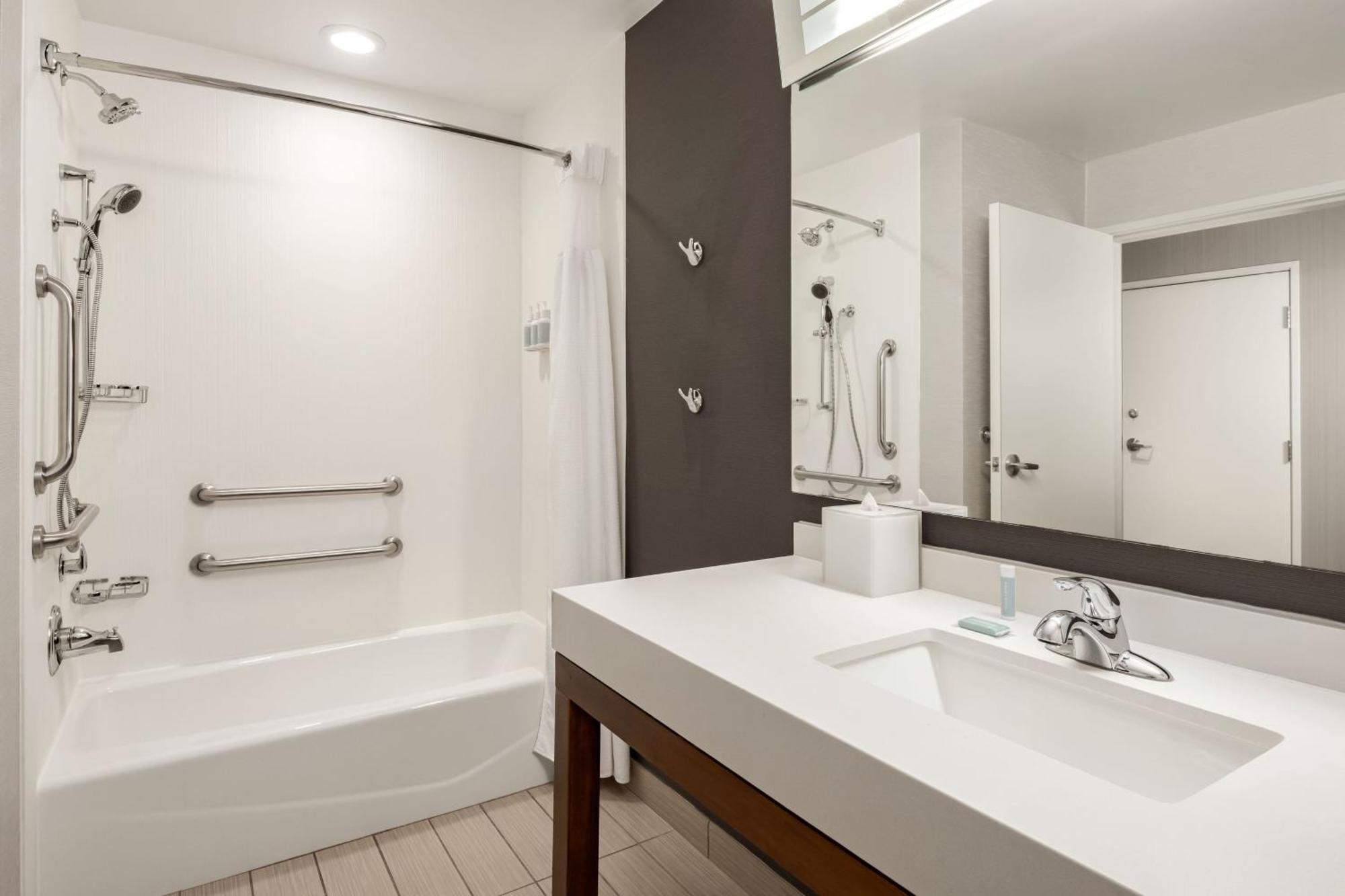 Courtyard By Marriott Columbus ฟีนิกซ์ ซิตี้ ภายนอก รูปภาพ