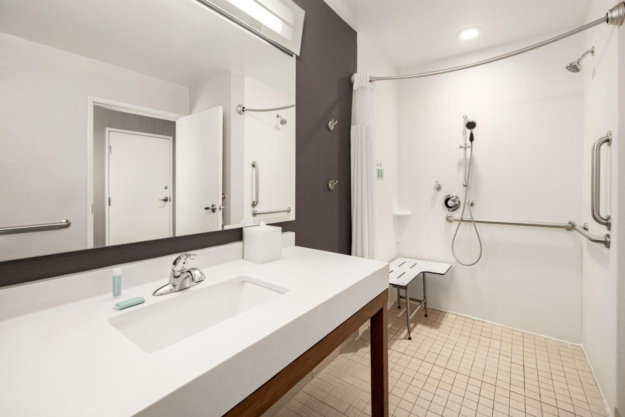 Courtyard By Marriott Columbus ฟีนิกซ์ ซิตี้ ภายนอก รูปภาพ