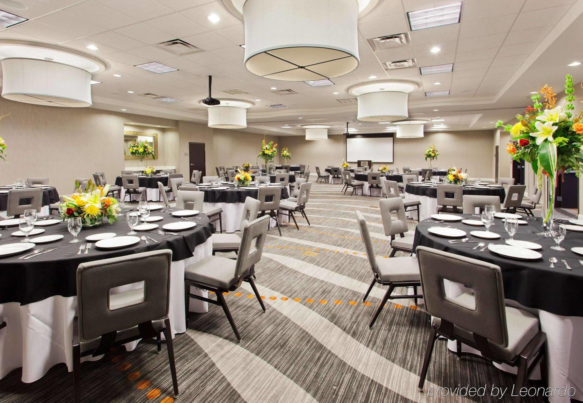 Courtyard By Marriott Columbus ฟีนิกซ์ ซิตี้ ภายนอก รูปภาพ